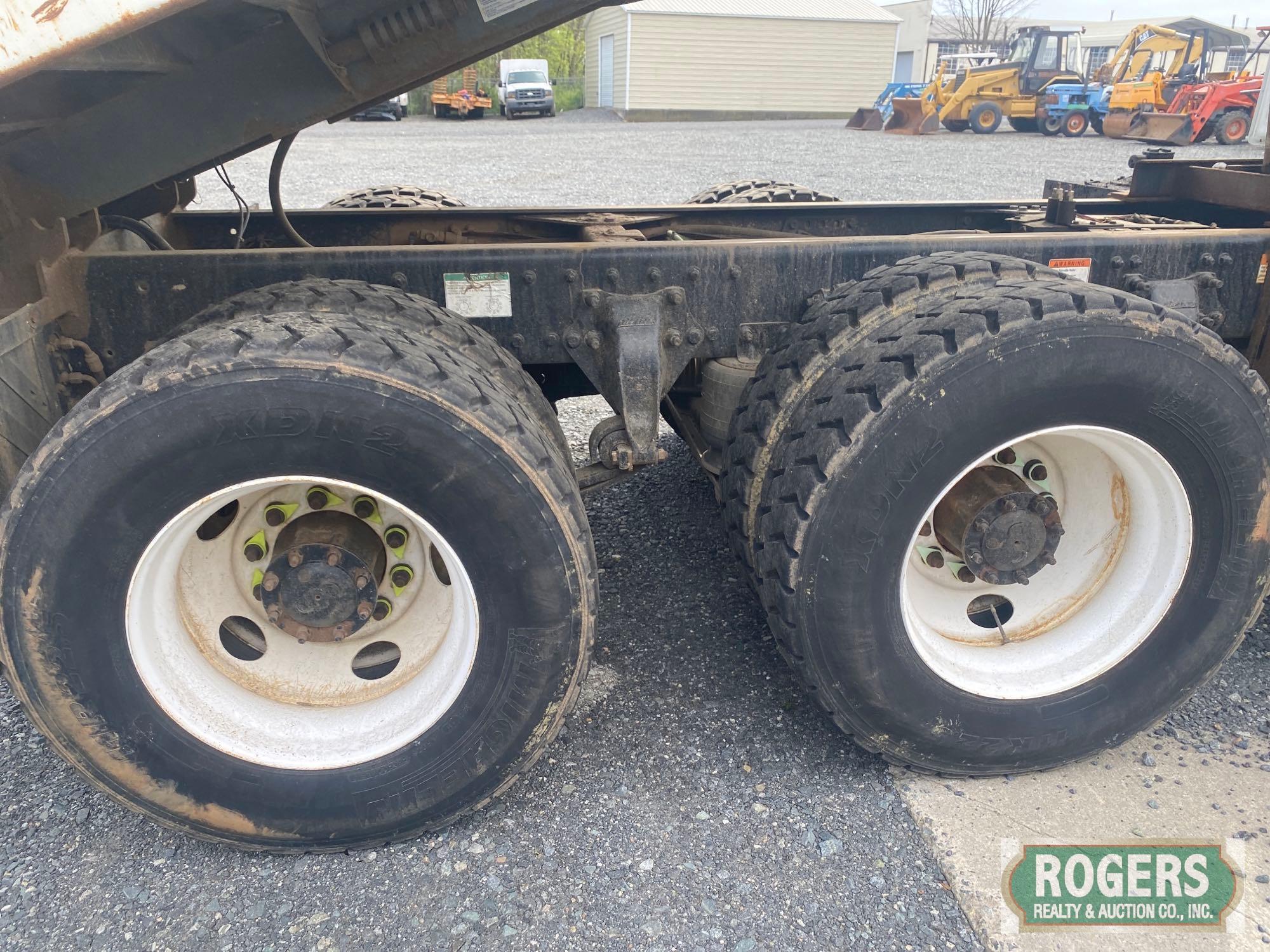 2010 FREIGHTLINER M2106
