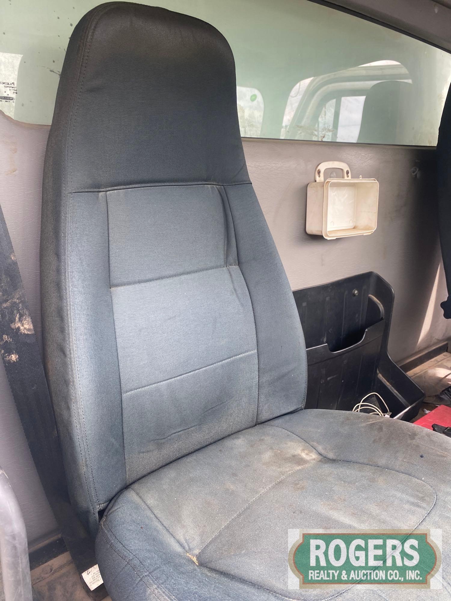 2010 FREIGHTLINER M2106