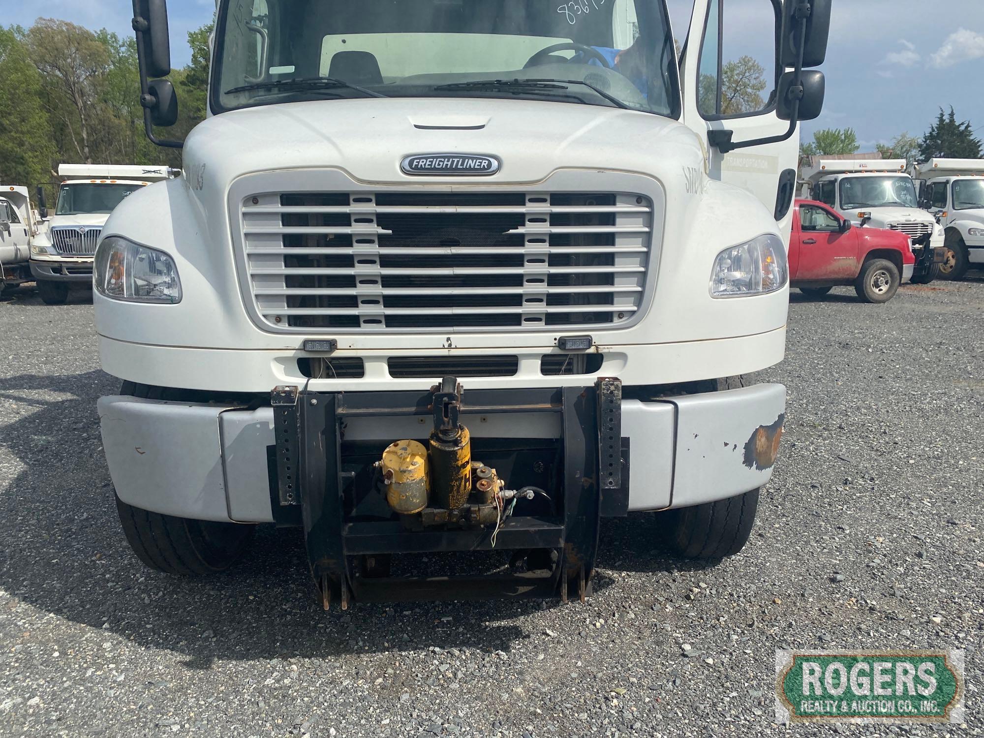 2010 FREIGHTLINER M2106