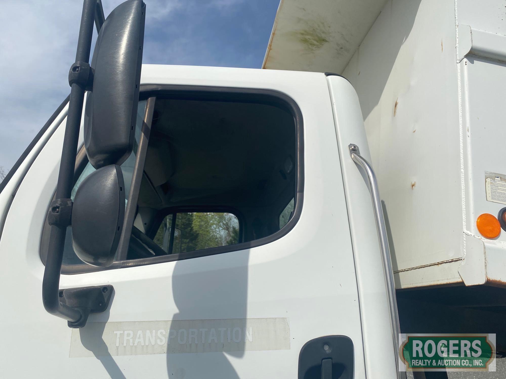 2010 FREIGHTLINER M2106