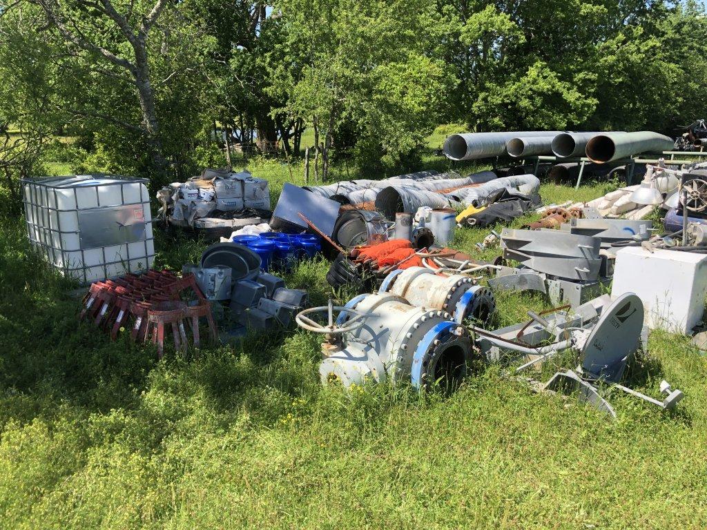 LOT: Assorted Surplus Material - Steel Pipe , Vaves, Piclamps, catwalks, Pi
