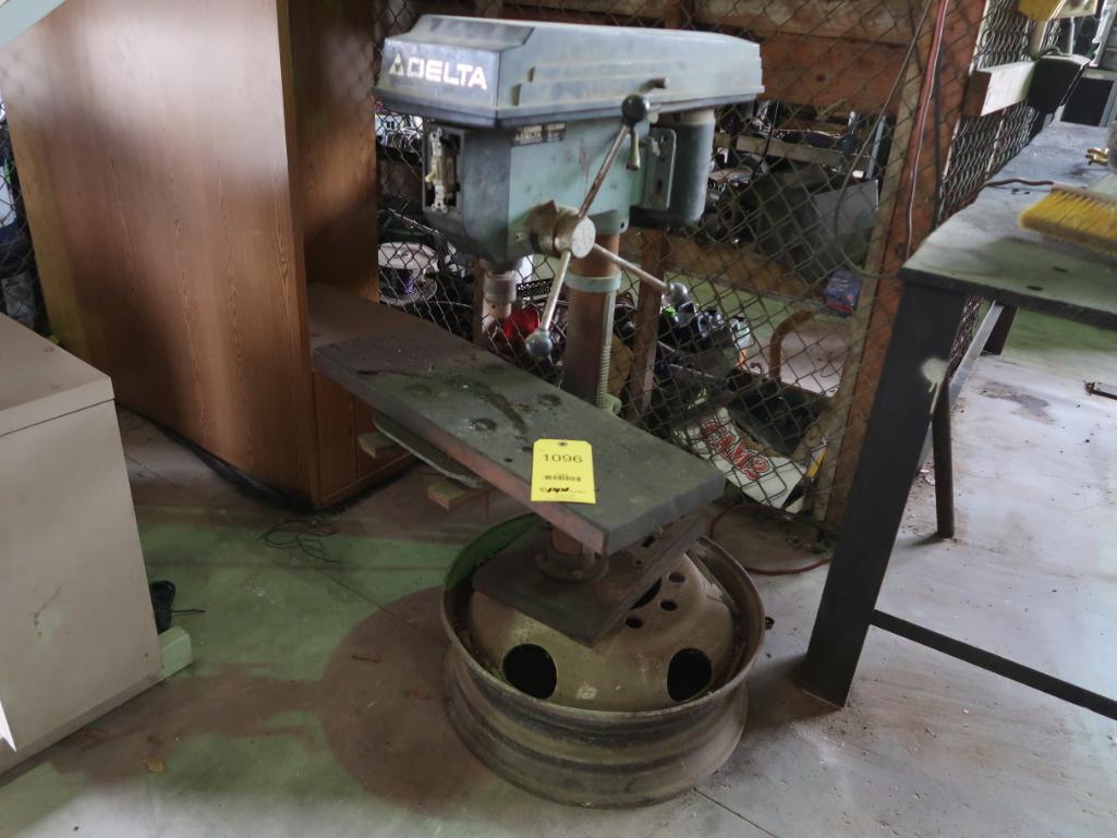 Delta 14 in. Bench Top Drill Press Model 14-040