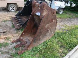 24 in. Bucket for Hyundai 220LC Excavator