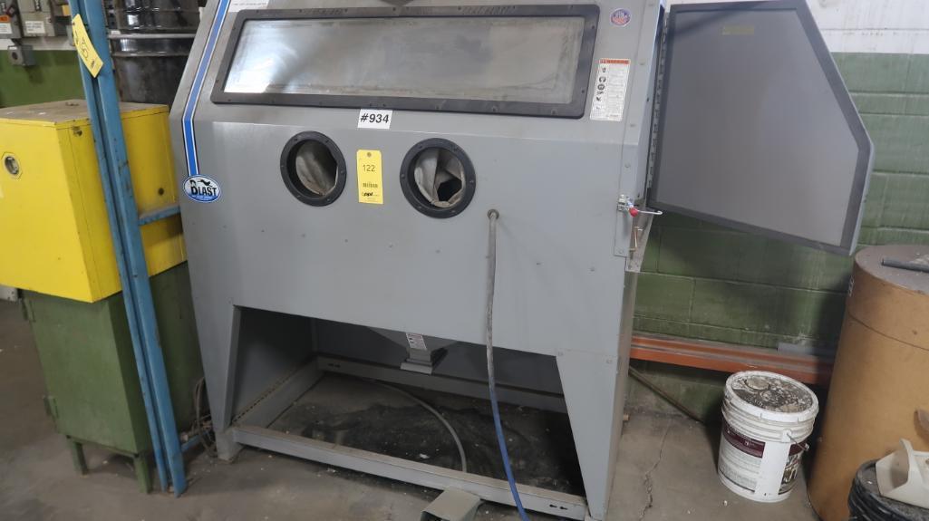 Skat Blast Dry Blast Cabinet Model 970, 58 in. Wide, Dust Collector (#934),