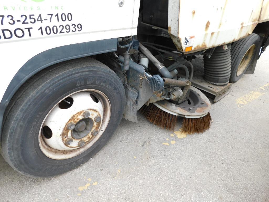 2005 GMC W-5500 Sweeper Truck, VIN J8DE5B16257901874, Automatic Transmission, Isuzu 4HKITC Turbo