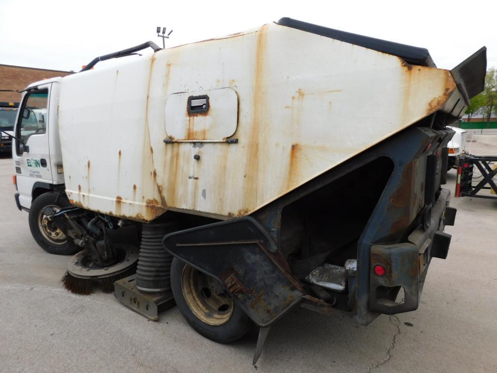 2005 GMC W-5500 Sweeper Truck, VIN J8DE5B16257901874, Automatic Transmission, Isuzu 4HKITC Turbo