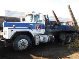 Mack RB690S Lugger Truck, VIN 1M2AM20C7WM003067, Maxitorque 6-Speed Extended Range Transmission,