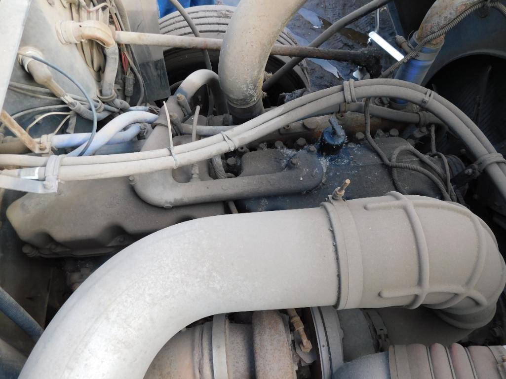 Mack RB690S Lugger Truck, VIN 1M2AM20C7WM003067, Maxitorque 6-Speed Extended Range Transmission,