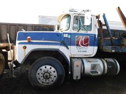 Mack RB690S Lugger Truck, VIN 1M2AM20C7WM003067, Maxitorque 6-Speed Extended Range Transmission,