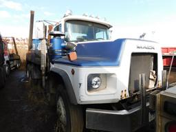 Mack RB690S Lugger Truck, VIN 1M2AM20C7WM003067, Maxitorque 6-Speed Extended Range Transmission,