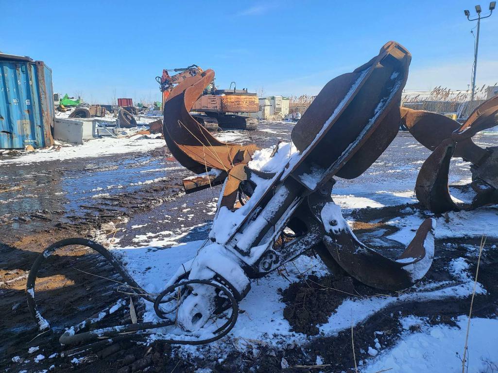 Bateman 4-Tine Hydraulic Grapple (LOCATED AT: 1255 Gifford Rd., Elgin, IL 60120 )