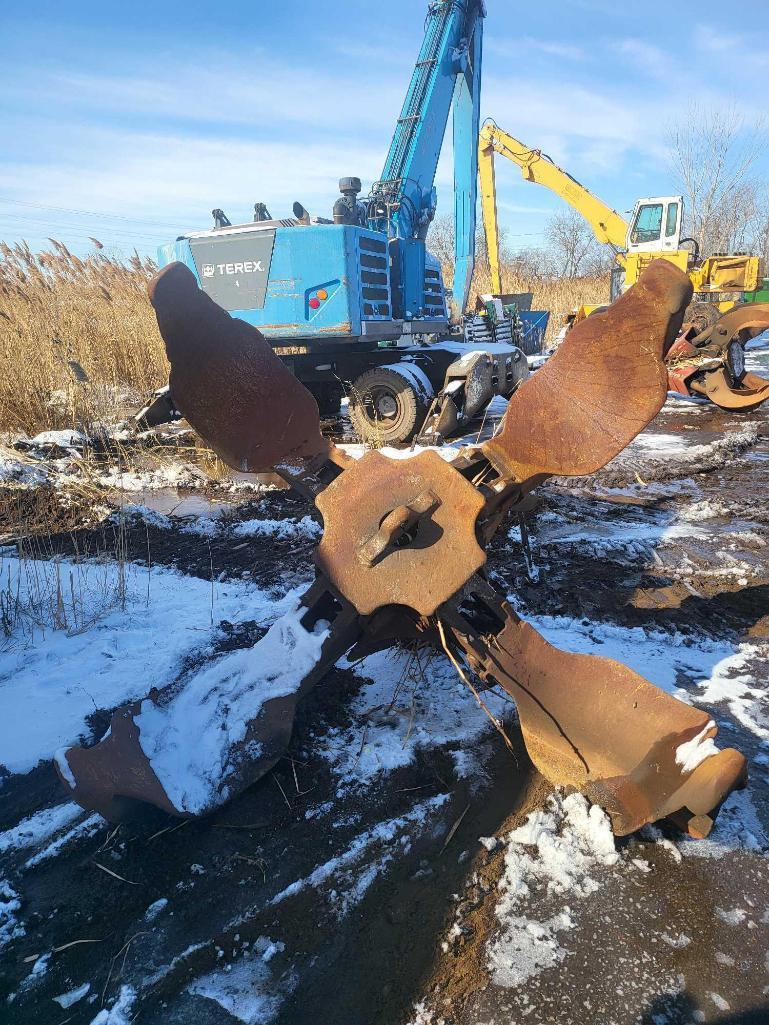 Bateman 4-Tine Hydraulic Grapple (LOCATED AT: 1255 Gifford Rd., Elgin, IL 60120 )
