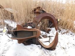 Bateman 4-Tine Hydraulic Grapple (LOCATED AT: 1255 Gifford Rd., Elgin, IL 60120 )