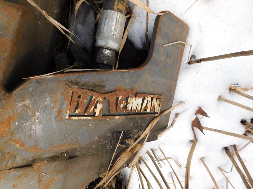 Bateman 4-Tine Hydraulic Grapple (LOCATED AT: 1255 Gifford Rd., Elgin, IL 60120 )