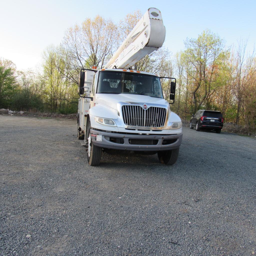 Altec AAFFP, 55' Rear Mounted Bucket 2-Man Aerial Boom, S/N 9736480655, Front & Rear A-Frame