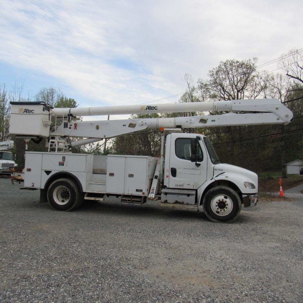 Altec AA755, 55' Rear Mounted 2-Man Bucket Aerial Boom, S/N 0113BZ7185, Front & Rear A-Frame