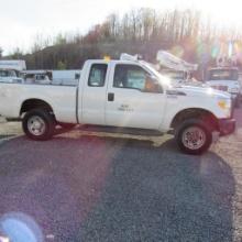 Ford F250 XL Super Duty Extended Cab 4 x 4 Truck, VIN: 1FT7X2B65DEB54090, 6.2 L V8 Gas, Automatic