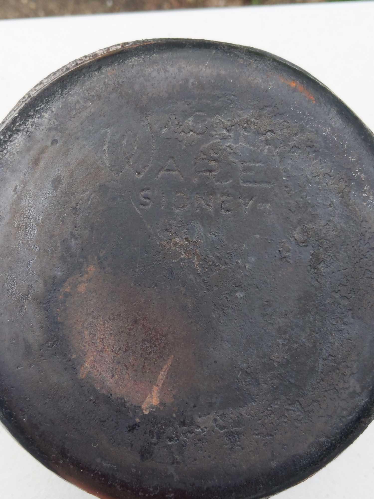 3 Wagner Ware 3's & 1 Unmarked 3 L Cast Iron Skillets