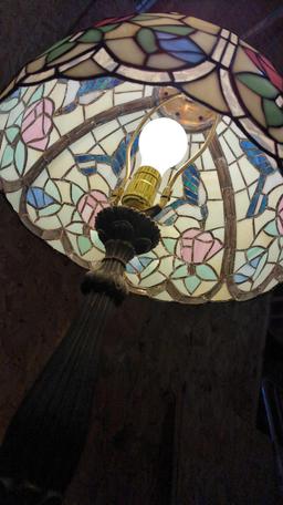 HUMMINGBIRD METAL & STAINED GLASS LOOK SHADE LAMP 26