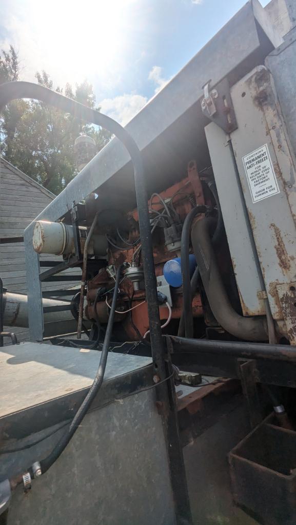 GLEENER F COMBINE, GM STRAIGHT 6, GRAIN TANK EXT.
