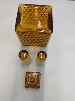 AMBER DECANTER WITH 2 AMBER SHOT GLASSES