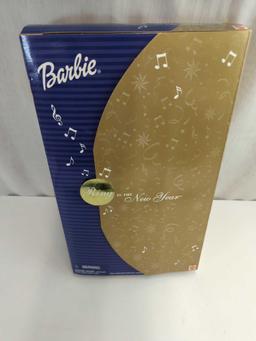 BARBIE DOLL 2001 HISPANIC F649041 "RING IN THE NEW YEAR"