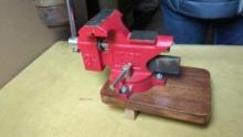 SEARS 3-1/2 Swivel Baser Bench Vise, Red