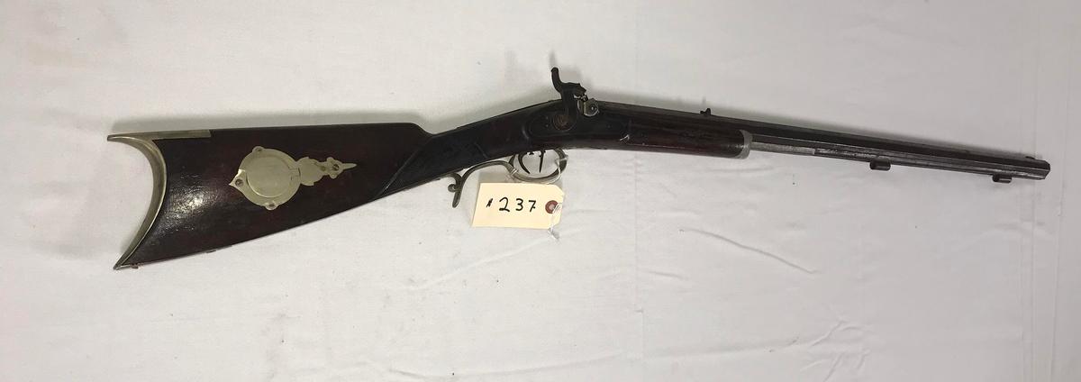 Early Kentucky Half Stock 44 cal Percussion Rifle w/ nice patch box