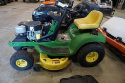 43-1 JOHN DEERE MODEL L133 LAWN TRACTOR WITH 13 HP