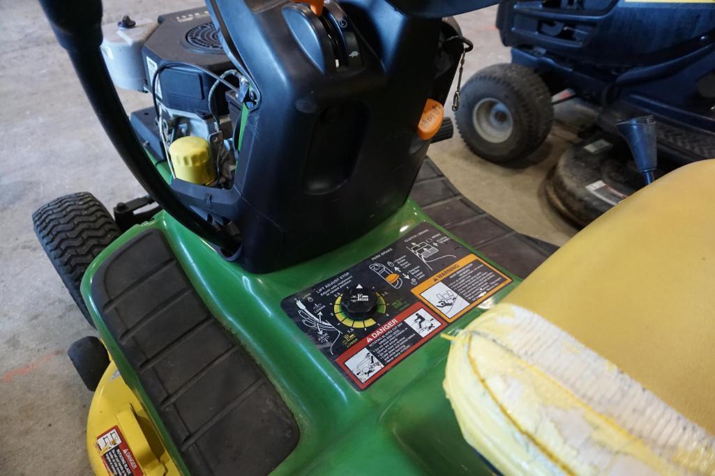 43-1 JOHN DEERE MODEL L133 LAWN TRACTOR WITH 13 HP
