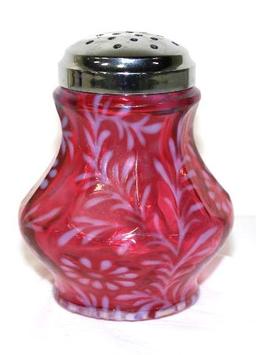 FENTON CRANBERRY DAISY AND FERN MUFFINEER