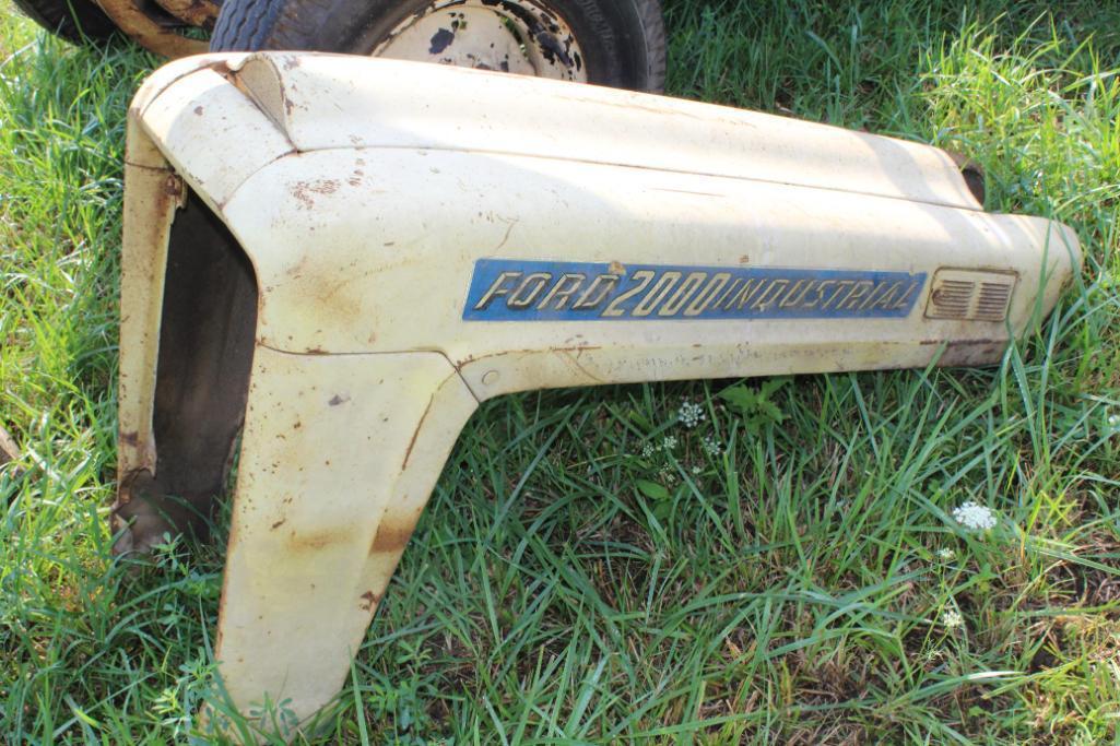 FORD 2000 INDUSTRIAL TRACTOR WITH LOADER & BACKHOE (NO BATTERY)