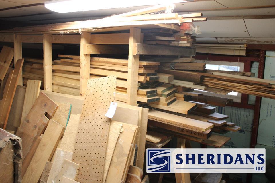 ASSORTED WOOD: LARGE AMOUNT OF VARIOUS SIZES OF WOOD AS SHOWN IN PICTU