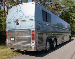 Garth Brooks' Personally Owned Prevost XL Tour Bus
