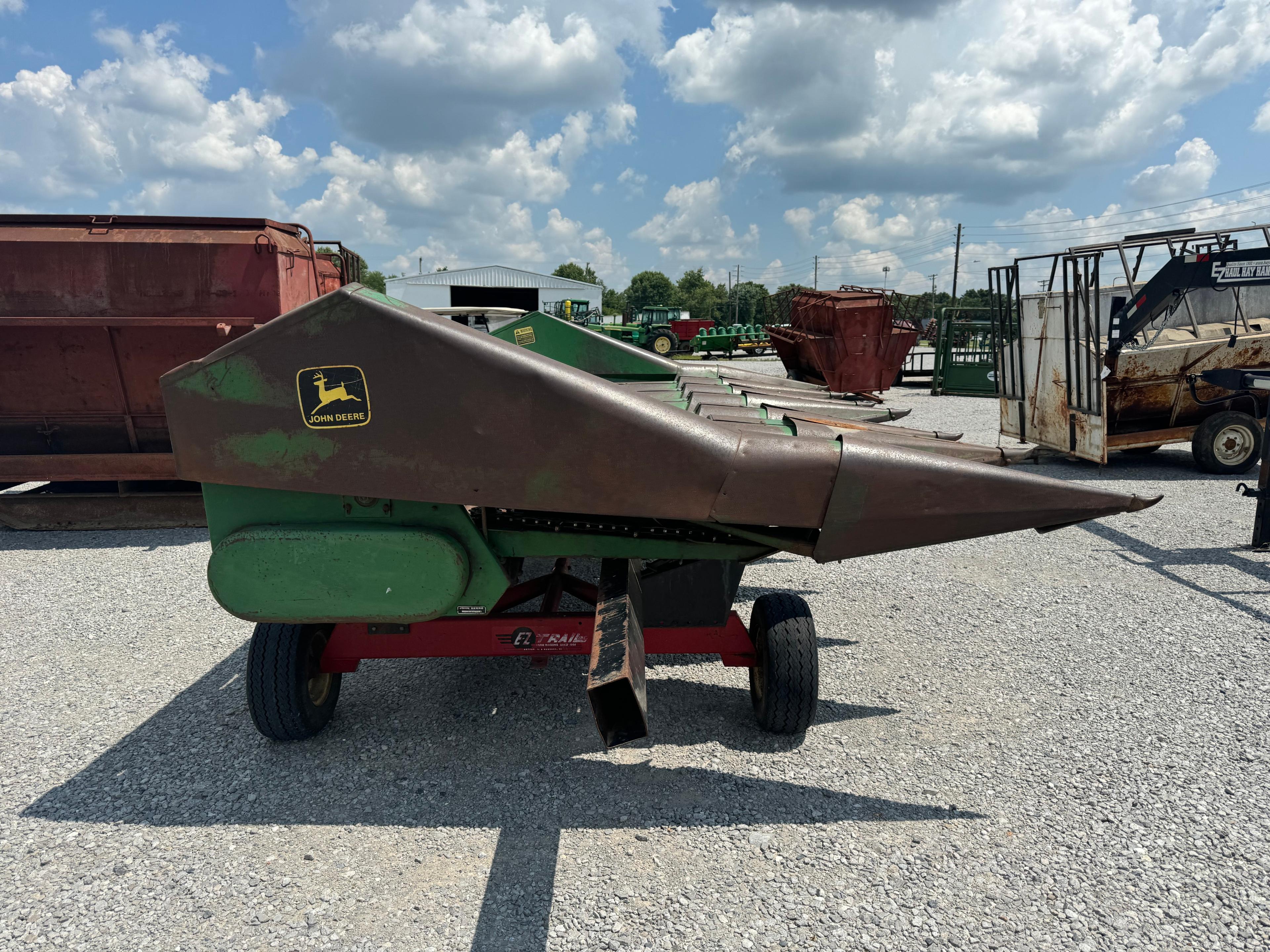 JD 643 CORN HEAD