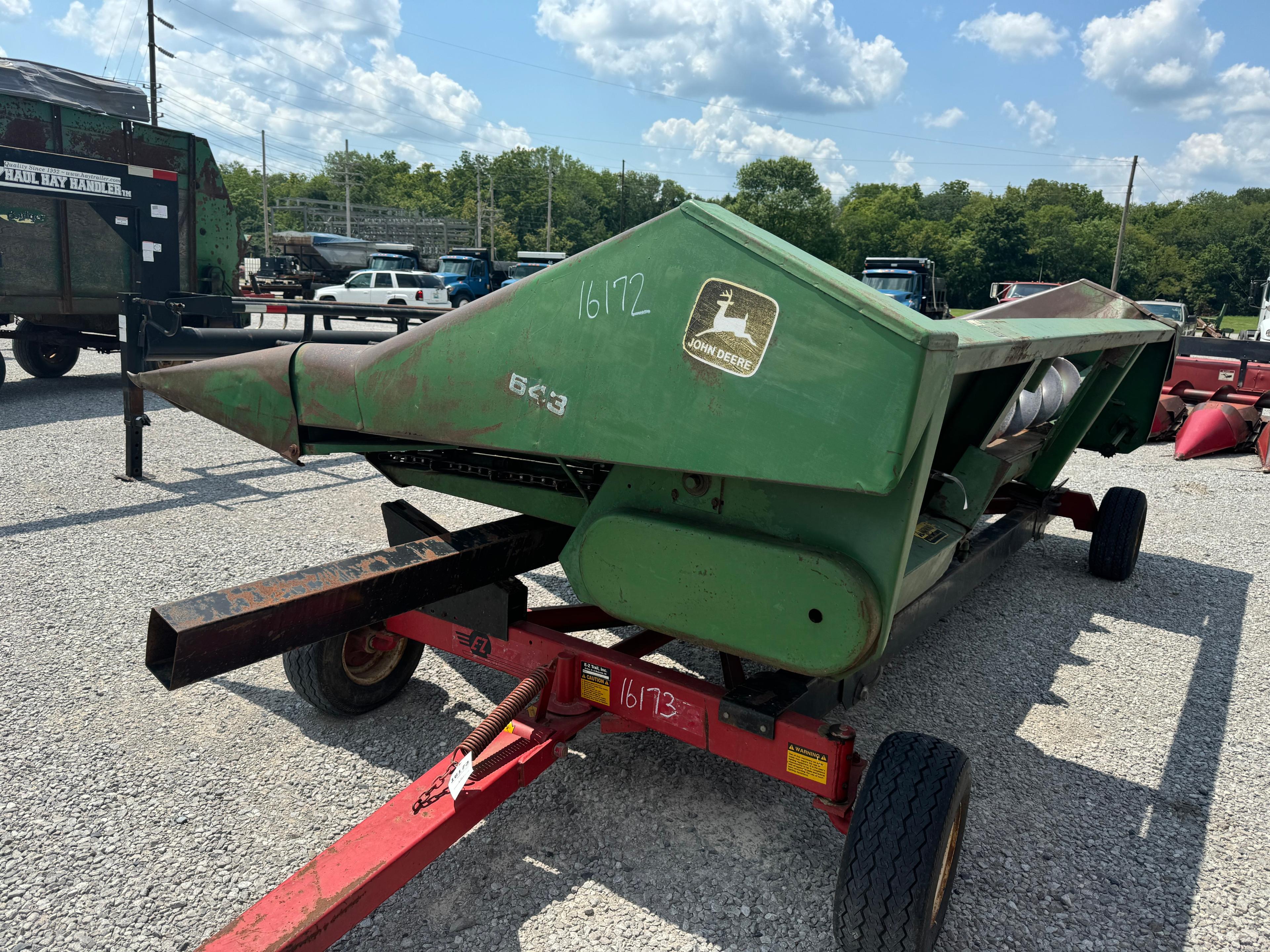JD 643 CORN HEAD