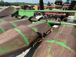 JD 643 CORN HEAD