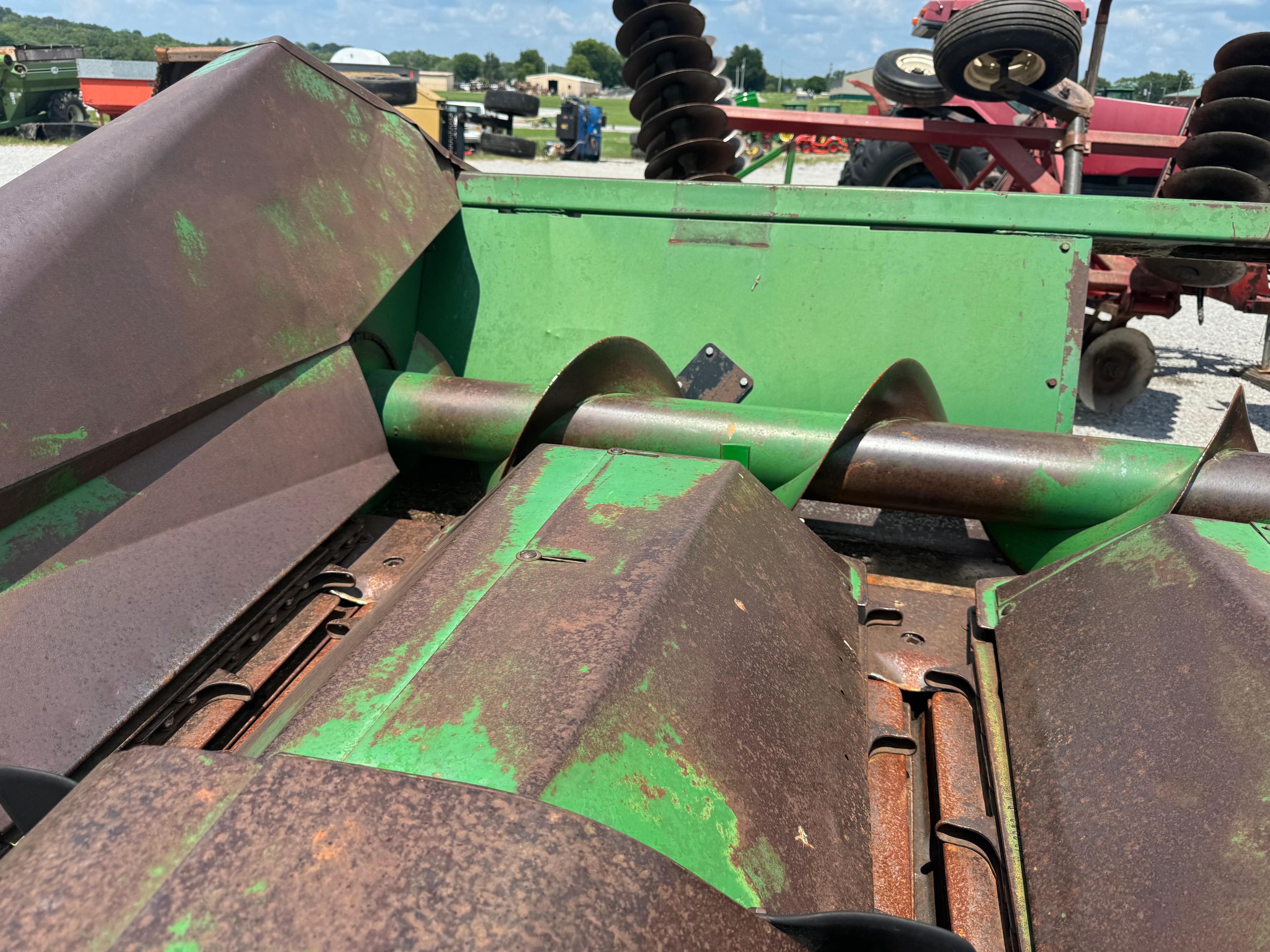 JD 643 CORN HEAD