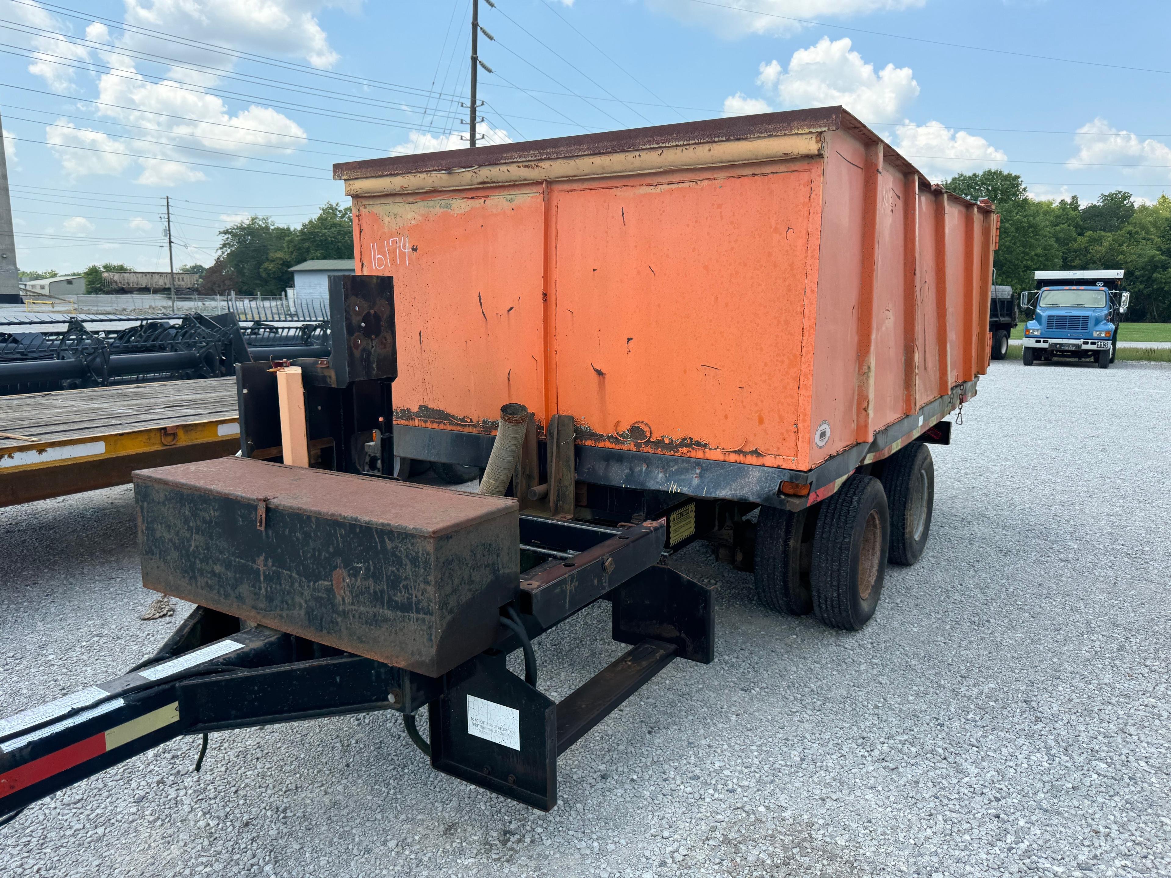 DUMP TRAILER