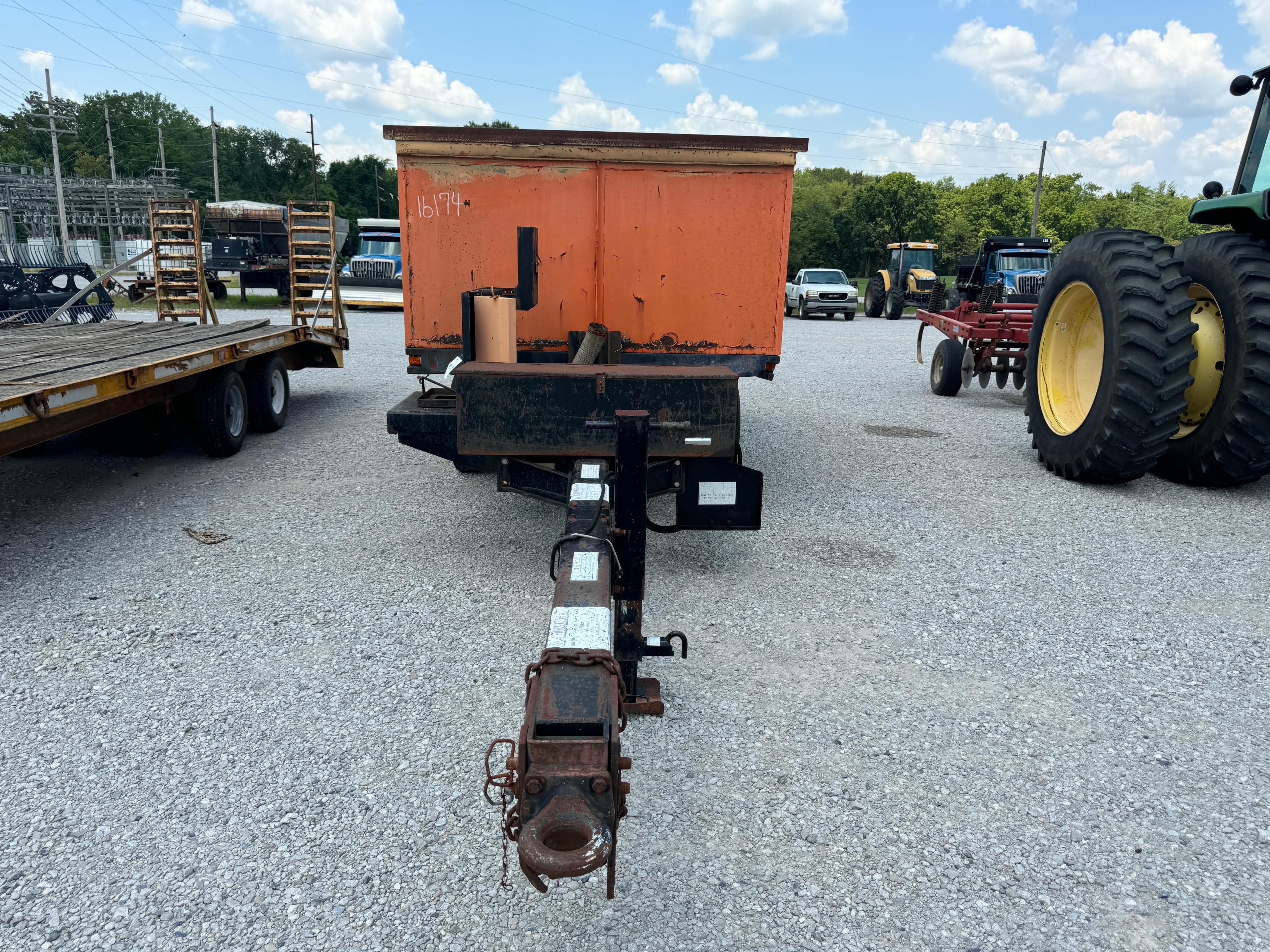 DUMP TRAILER