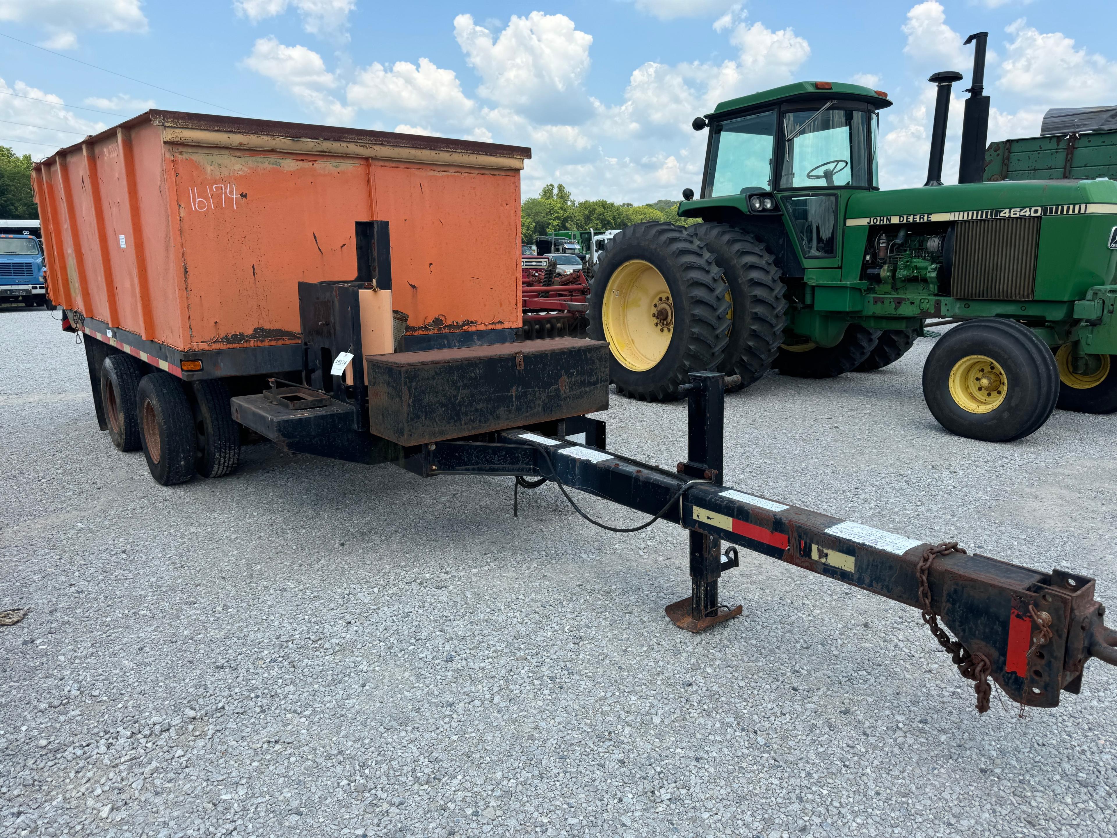 DUMP TRAILER