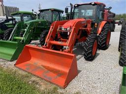 KUBOTA M5-111 TRACTOR