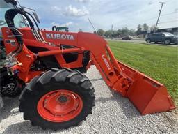 KUBOTA M5-111 TRACTOR