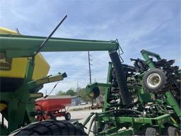 JOHN DEERE 1860 NO TILL DRILL