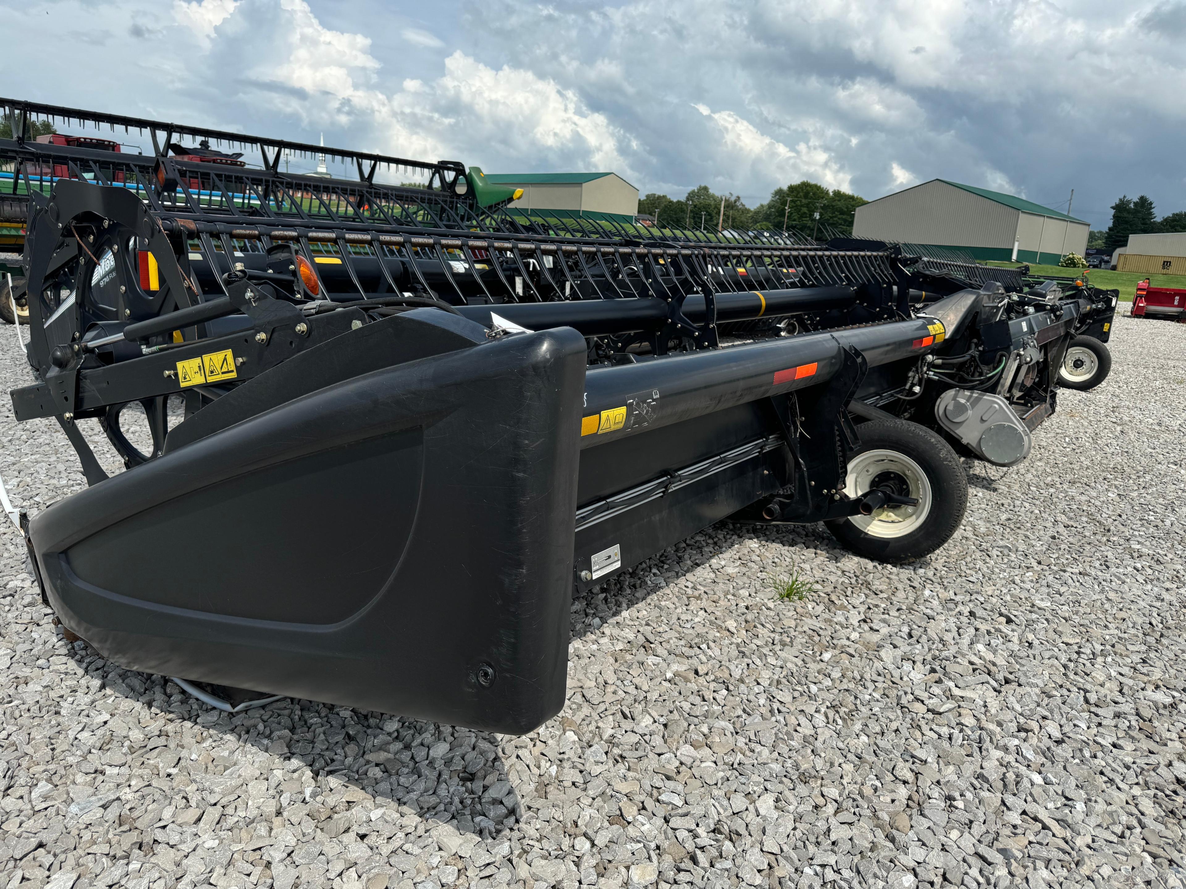 MACDON FD75 PLATFORM