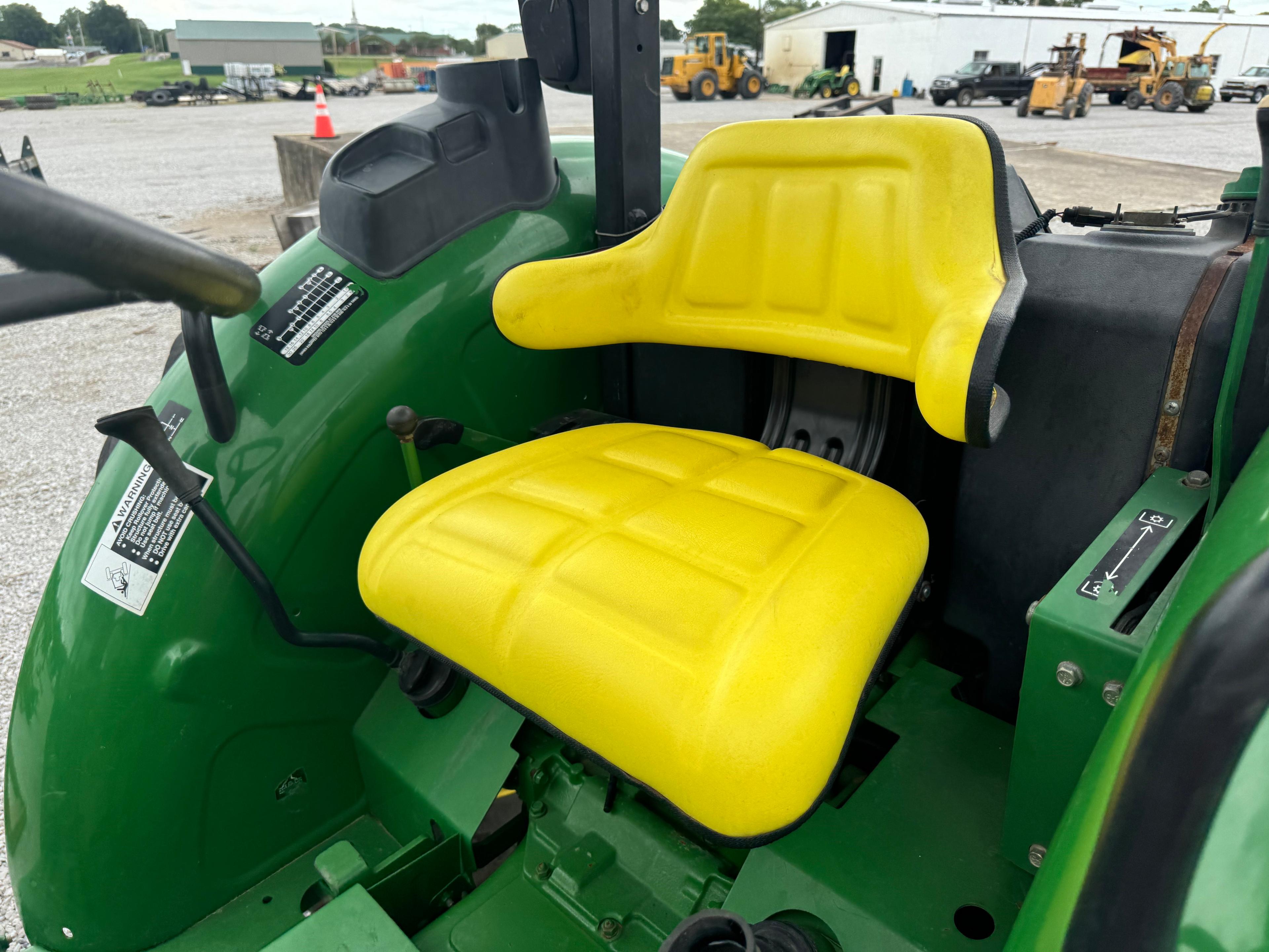 JD 5065E TRACTOR