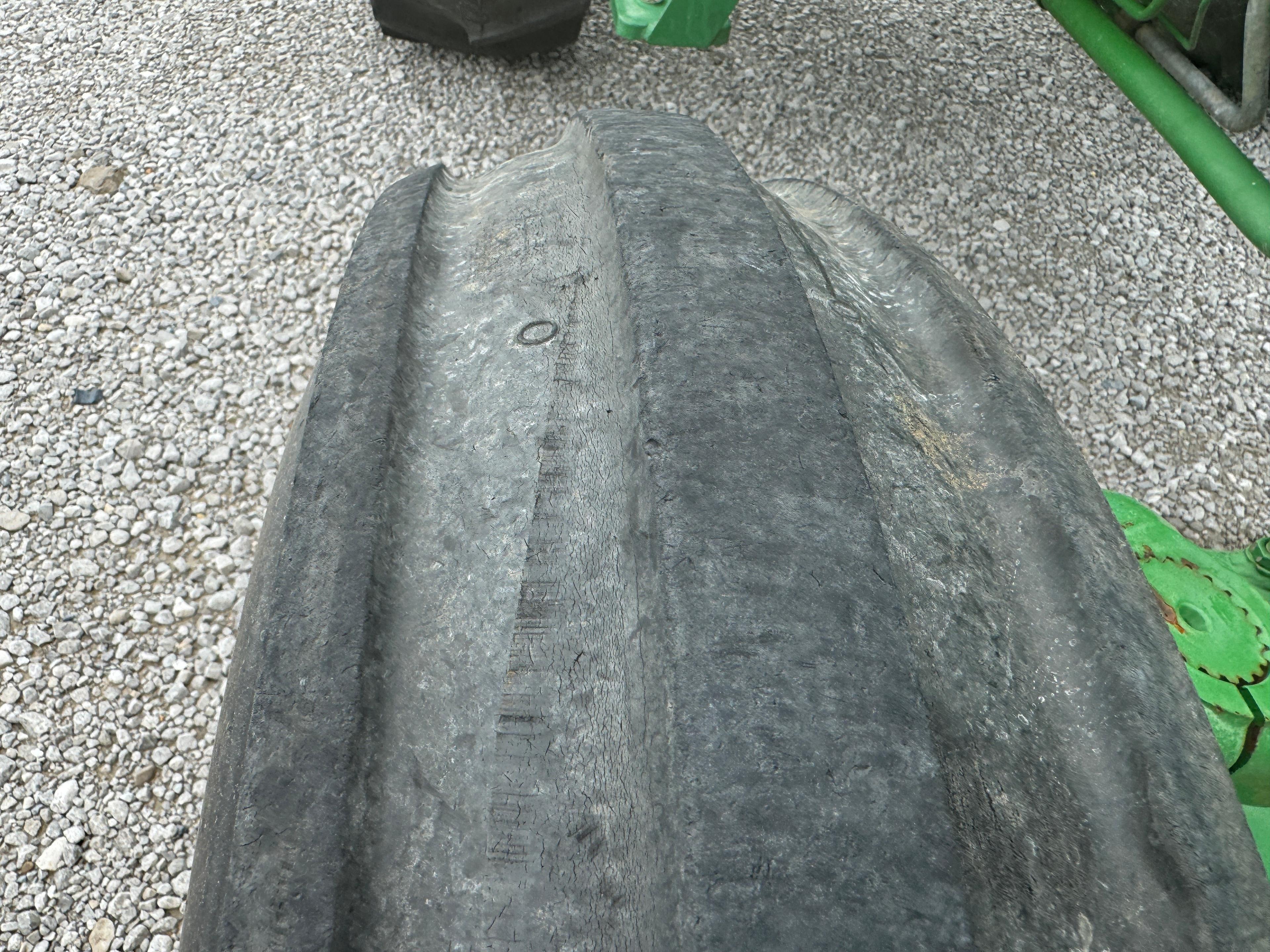 JD 5065E TRACTOR