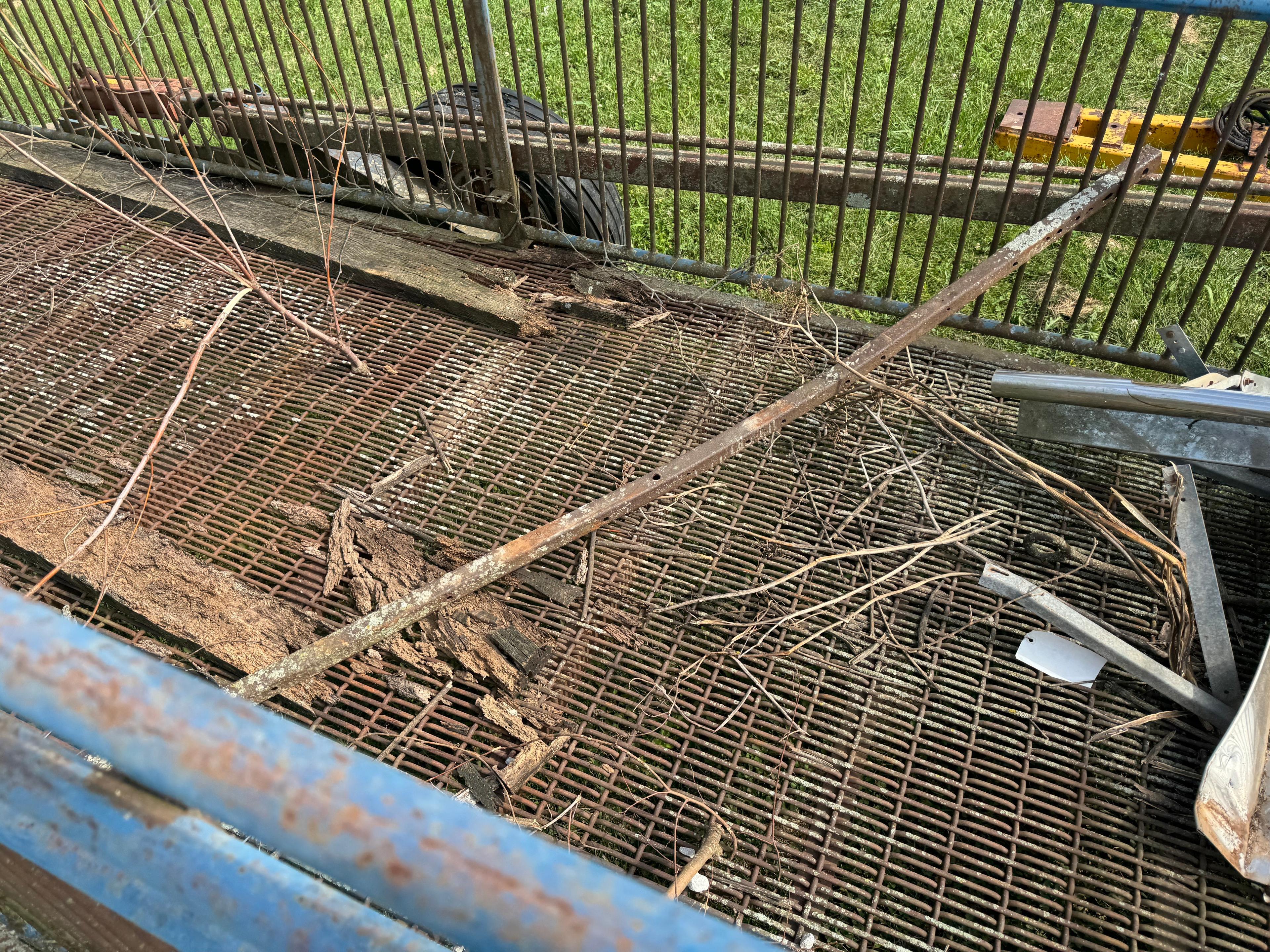HOG TRAILER