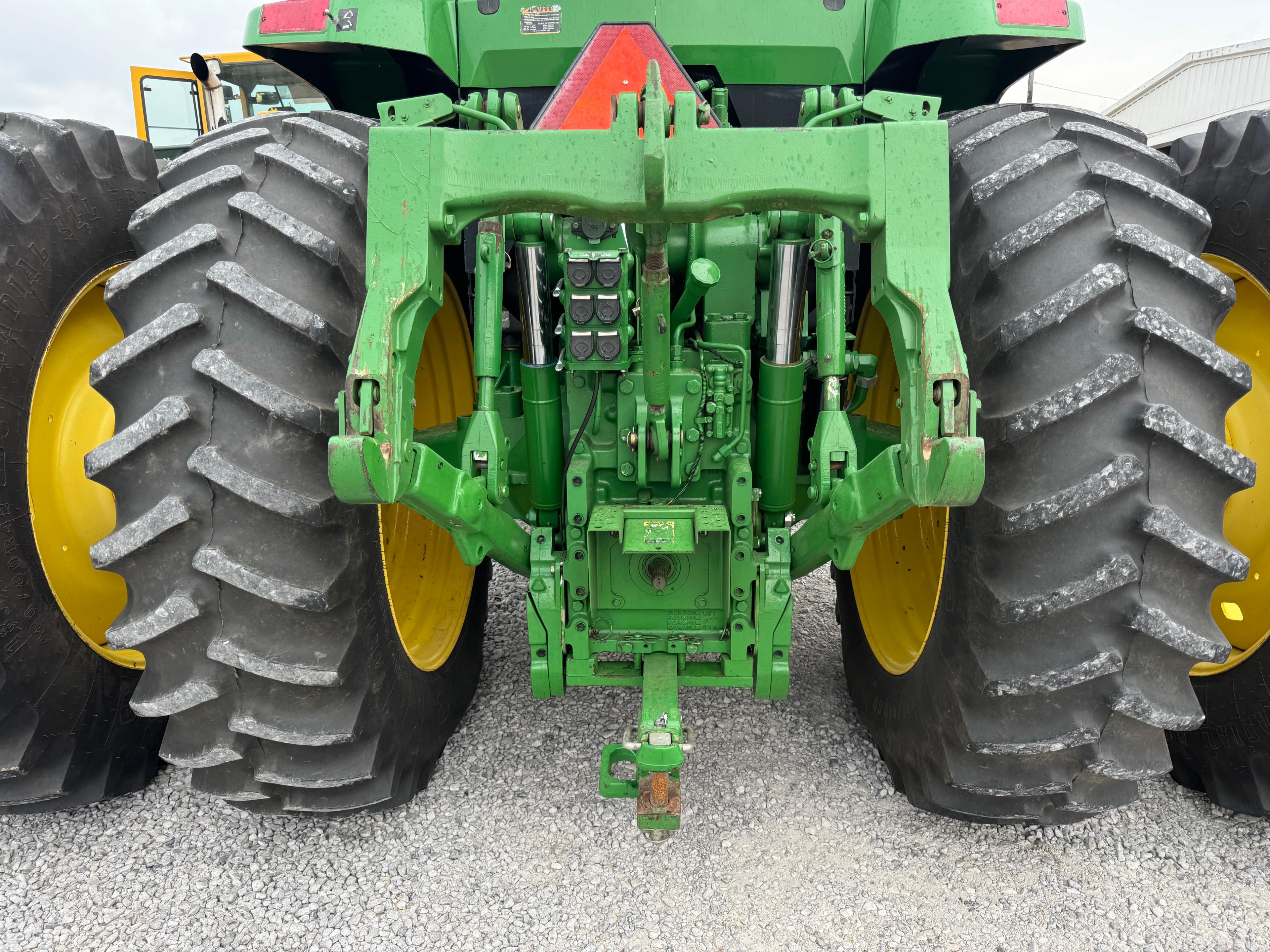 JD 7810 TRACTOR