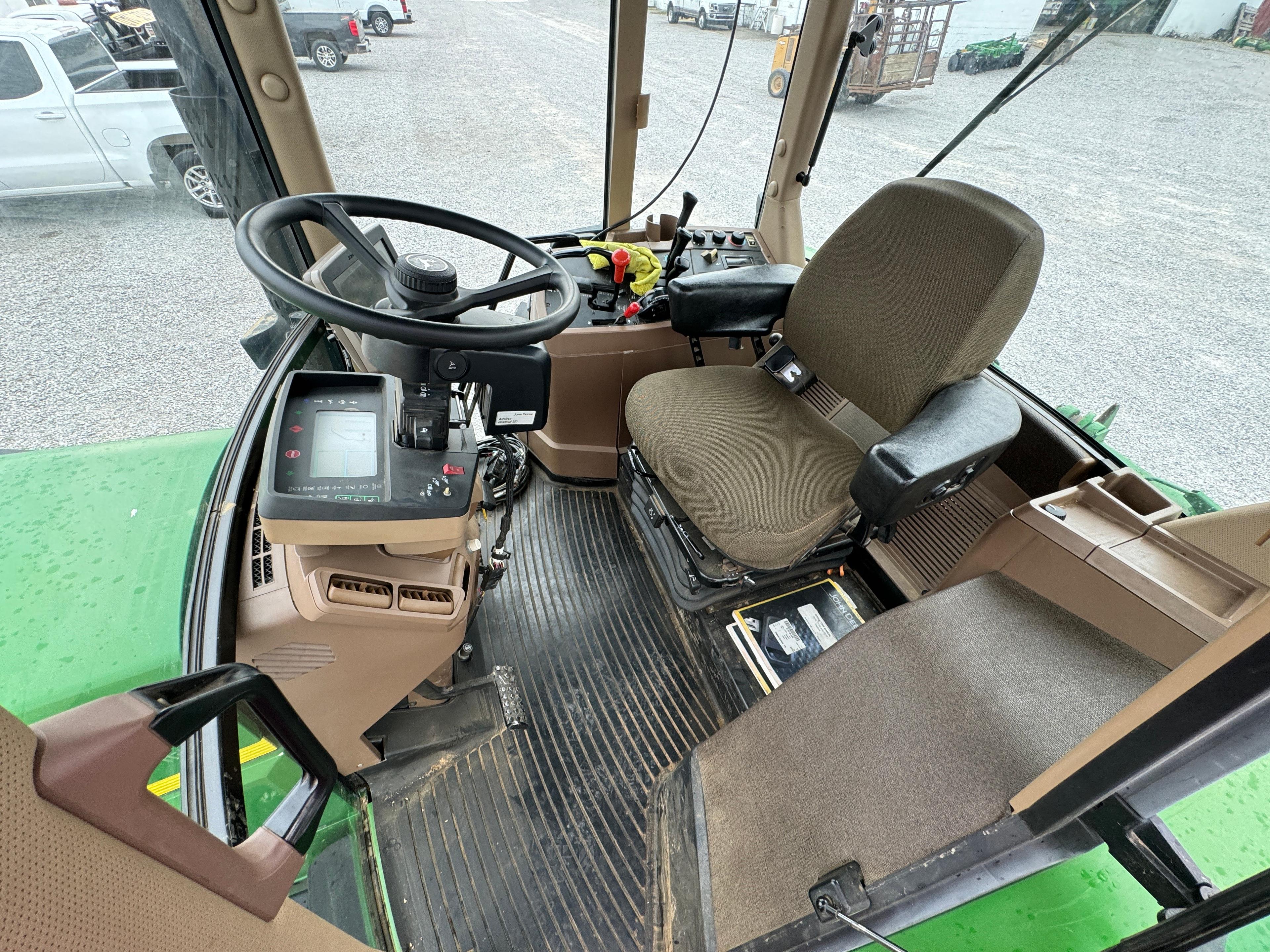 JD 7810 TRACTOR